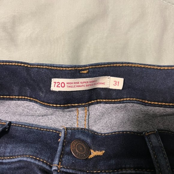 ๐ฅ LEVI'S 720 HIGH RISE SUPER SKINNY DARK WASH ๐ฅ - Picture 6 of 7